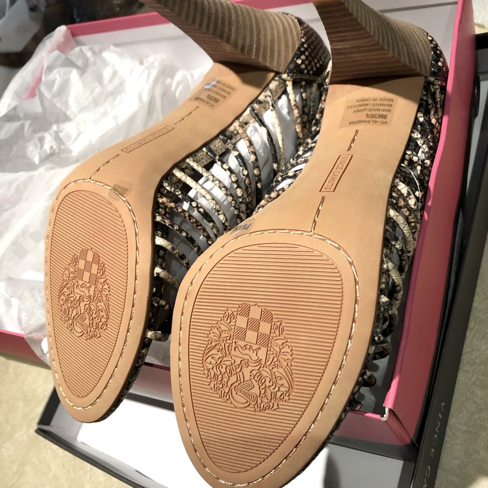 New Vince Camuto heeled sandals, never worn 3 3/4 in heel.
